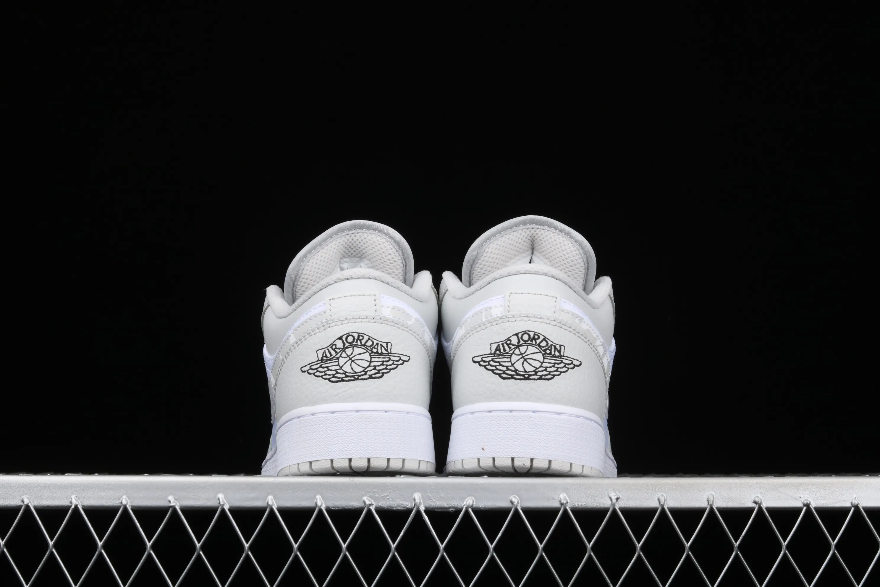 All categories Air Jordan Jordan series basketball shoes Air Jordan 1 Low G version pure original Air Jordan 1 Low GS AJ1 Joe 1 low-top white gray camouflage low-top basketball shoes DD3234-100